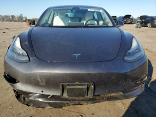 Tesla Model 3 foto 2