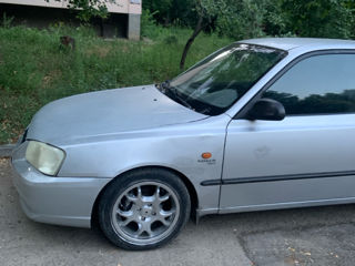 Hyundai Accent foto 7