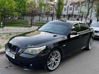 BMW 5 Series foto 1