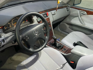 Mercedes E-Class foto 9