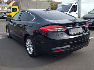 Ford Fusion foto 2