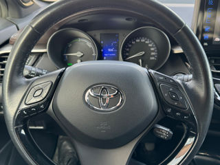 Toyota C-HR foto 4