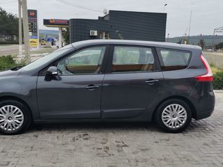 Renault Grand Scenic foto 1