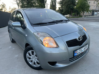 Toyota Yaris foto 3