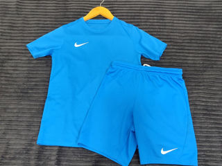 Costum Nike de fotbal