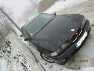 BMW 5 Series foto 2