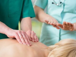 terapeutul de masaj doare articulațiile taxaxade dureri articulare