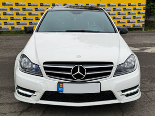 Mercedes C-Class foto 2