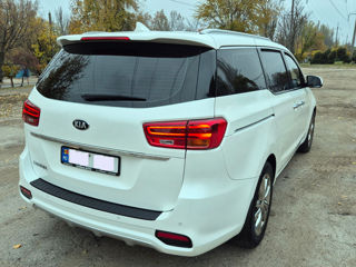 KIA Carnival foto 4