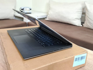 Dell XPS 15 IPS (Core i7 6820HQ/16Gb DDR4/512Gb NVMe SSD/Quadro M1000M/15.6" FHD IPS) фото 9