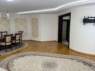 Apartament cu 3 camere, 115 m², Telecentru, Chișinău foto 3