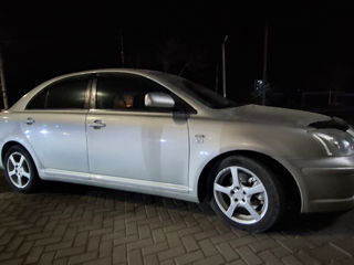 Toyota Avensis foto 3