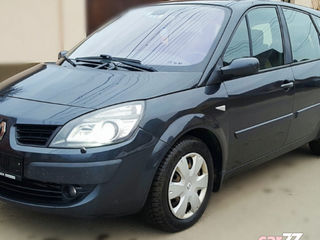 Renault Grand Scenic foto 9