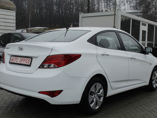 Hyundai Accent foto 2