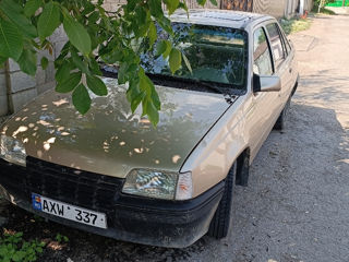 Opel Kadett, 1988 