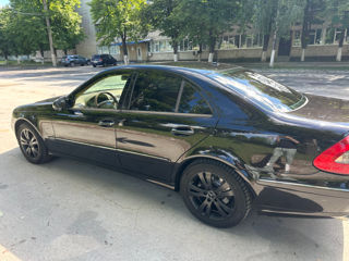 Mercedes E-Class foto 8