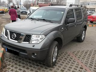 Nissan Pathfinder foto 1