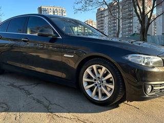 BMW 5 Series foto 2