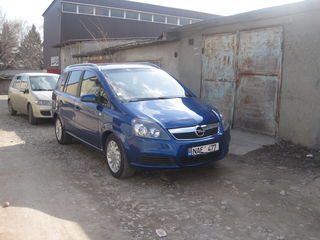 Opel Zafira foto 9