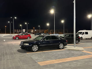 Audi A8 foto 1