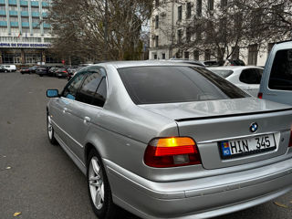 BMW 5 Series foto 8