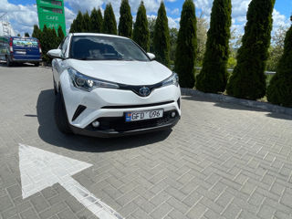 Toyota C-HR foto 2