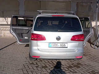 Volkswagen Touran foto 4