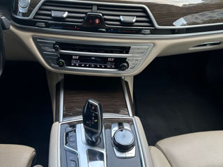 BMW 7 Series foto 9