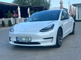 Tesla Model 3 foto 2