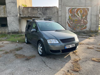 Volkswagen Touran foto 4