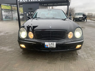 Mercedes E-Class foto 2