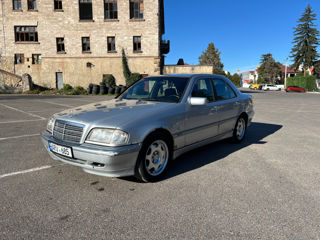 Mercedes C-Class foto 8