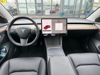 Tesla Model 3 foto 8