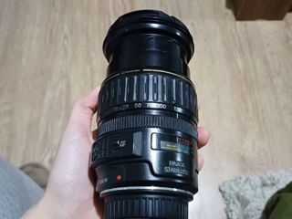 Canon EF 28-135mm f/3.5-5.6 is