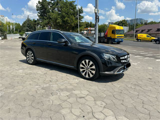 Mercedes E-Class foto 2