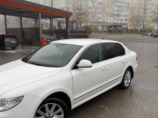 Skoda Superb foto 2