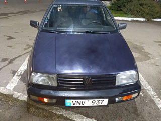 Volkswagen Vento foto 2