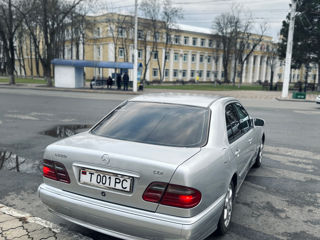 Mercedes E-Class foto 3