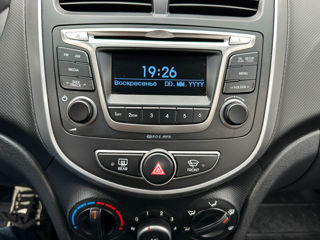 Hyundai Accent foto 11