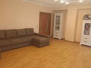 Apartament cu 2 camere, 92 m², Buiucani, Chișinău foto 1