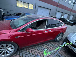 Tesla Model X foto 8