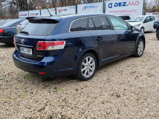 Toyota Avensis foto 9