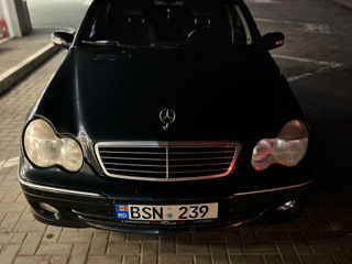 Mercedes C-Class foto 4