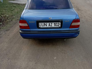 Nissan Sunny foto 10