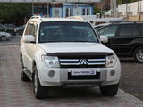 Mitsubishi Pajero foto 2