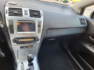 Toyota Avensis foto 8