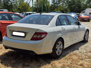 Mercedes C-Class foto 2