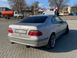 Mercedes CLK-Class foto 3