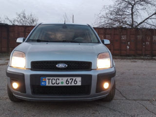 Ford Fusion foto 3