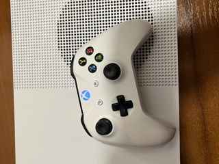 Vînd Xbox One S 1TB foto 2